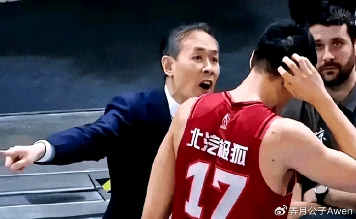 世界杯官网注册入口-拿600万，打鱼腩正负值0+被杨文学单吃2次，球迷：原地退役吧|范子铭|许利民|北京|北京首钢|篮板_新浪体育_新浪新闻